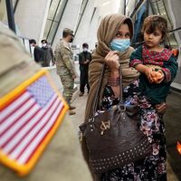 سازمان حامی پناهجویان: محدودیتهای تازه امریکا جان هزاران خانواده افغان را تهدید میکند