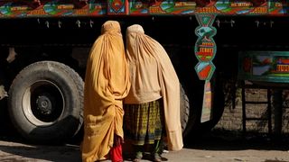 از چهار دسته مهاجر و پناهجوی افغان در پاکستان، چه کسانی اخراج میشوند؟