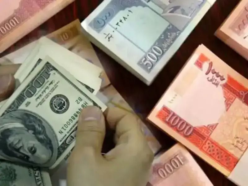 د افغانۍ د ارزښت له لوړېدو سره طالبان وايي د بیو د ټیکاو هڅه کوي