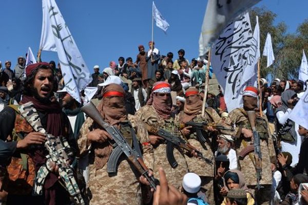 ایبيسي نیوز: د طالبانو فرمانونو د بمباریو او ځانمرګو بریدونو ځای نیولی