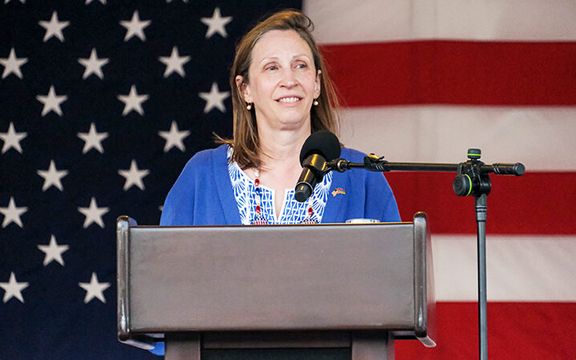 در صورت تایید سنای ایالات متحده؛ برای نخستین بار یک زن سفیر امریکا در روسیه میشود