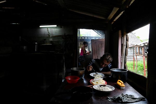 نفت روسیه اندکی فشار امریکا را از شانههای کوبا کم کرده است