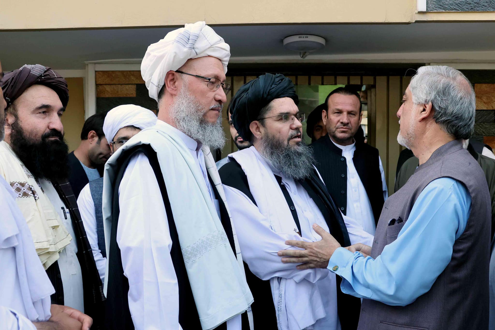 عبدالله عبدالله خواهان تجدید نظر در خصوص محرومیت دختران از تحصیلات عالی شد