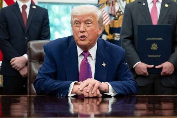 ډونالډ ټرمپ د سعودي، ترکیې او پاکستان ترمنځ د ګډ دفاعي تړون هرکلی وکړ
