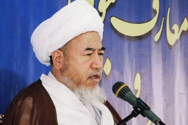 مرجع تقلید شیعیان میگوید مردم از دست طالبان اشک میریزند