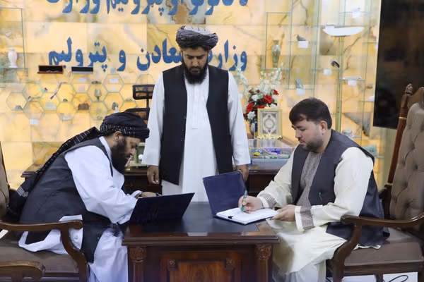 طالبان قرارداد تولید سمنت سمنگان را به ارزش ۶۷ میلیون دالر امضا کرد