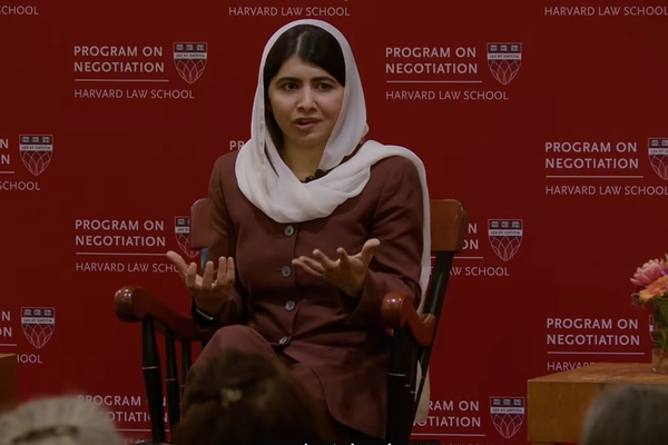 ملاله یوسفزۍ: له طالبانو سره په هر ډول خبرو کې باید د ښځو پر حقونو جوړجاړی ونه شي