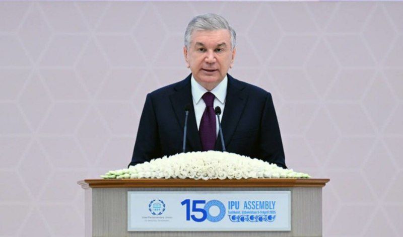 د ازبکستان ولسمشر: افغانستان باید هېر نه شي 