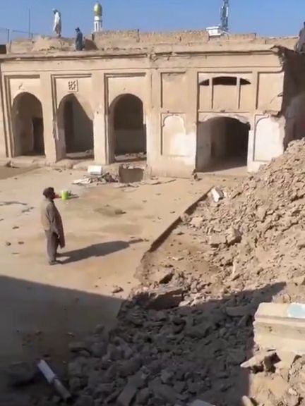 طالبان در قندهار یک بنای تاریخی مربوط به دوره احمدشاه درانی را ویران کرد