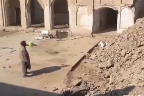 طالبان در قندهار یک بنای تاریخی مربوط به دوره احمدشاه درانی را ویران کرد