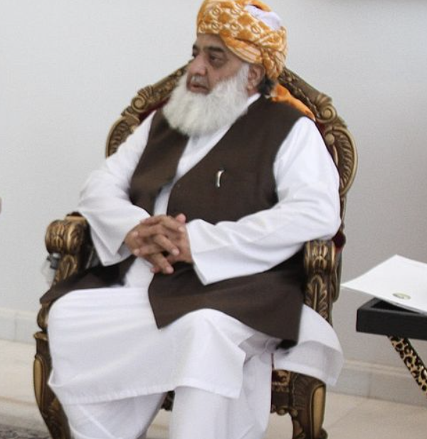 مولانا فضل الرحمن يرحب بـ«الرسائل الإيجابية» الصادرة عن طالبان تجاه إسلام آباد