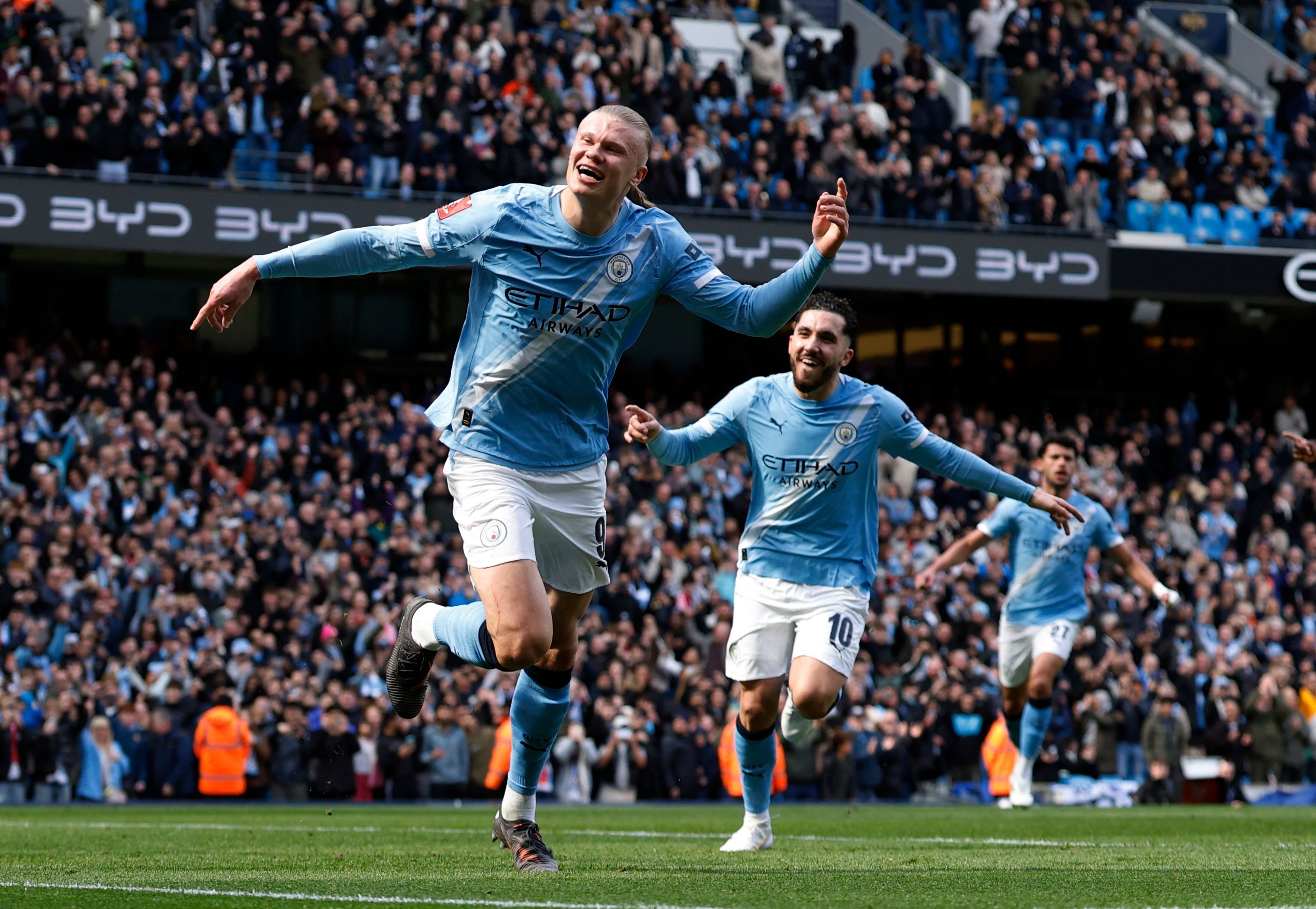 منچسترسیتی با نمایش خیره‌کننده ارلینگ هالند لیورپول را شکست داد