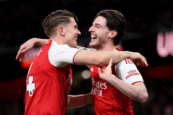 آرسنال ۲-۱ برایتون؛ توپچیها صدر جدول ردهبندی را به حریفان واگذار نمیکنند