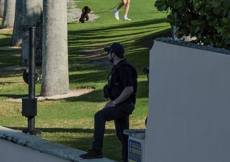 یو کس چې غوښتل یې د ټرمپ استوګنځي ته له اجازې پرته ننوځي وژل شوی 