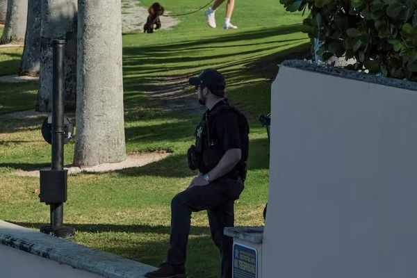 یو کس چې غوښتل یې د ټرمپ استوګنځي ته له اجازې پرته ننوځي وژل شوی