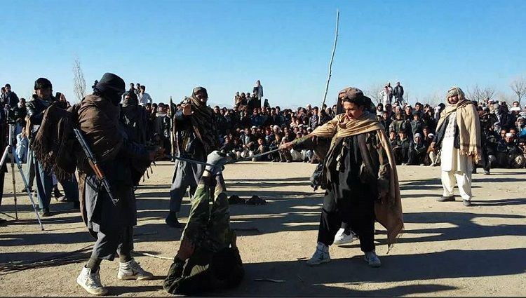 طالبانو په کابل کې یو کس د زنا په تور ۳۹ درُې وواهه