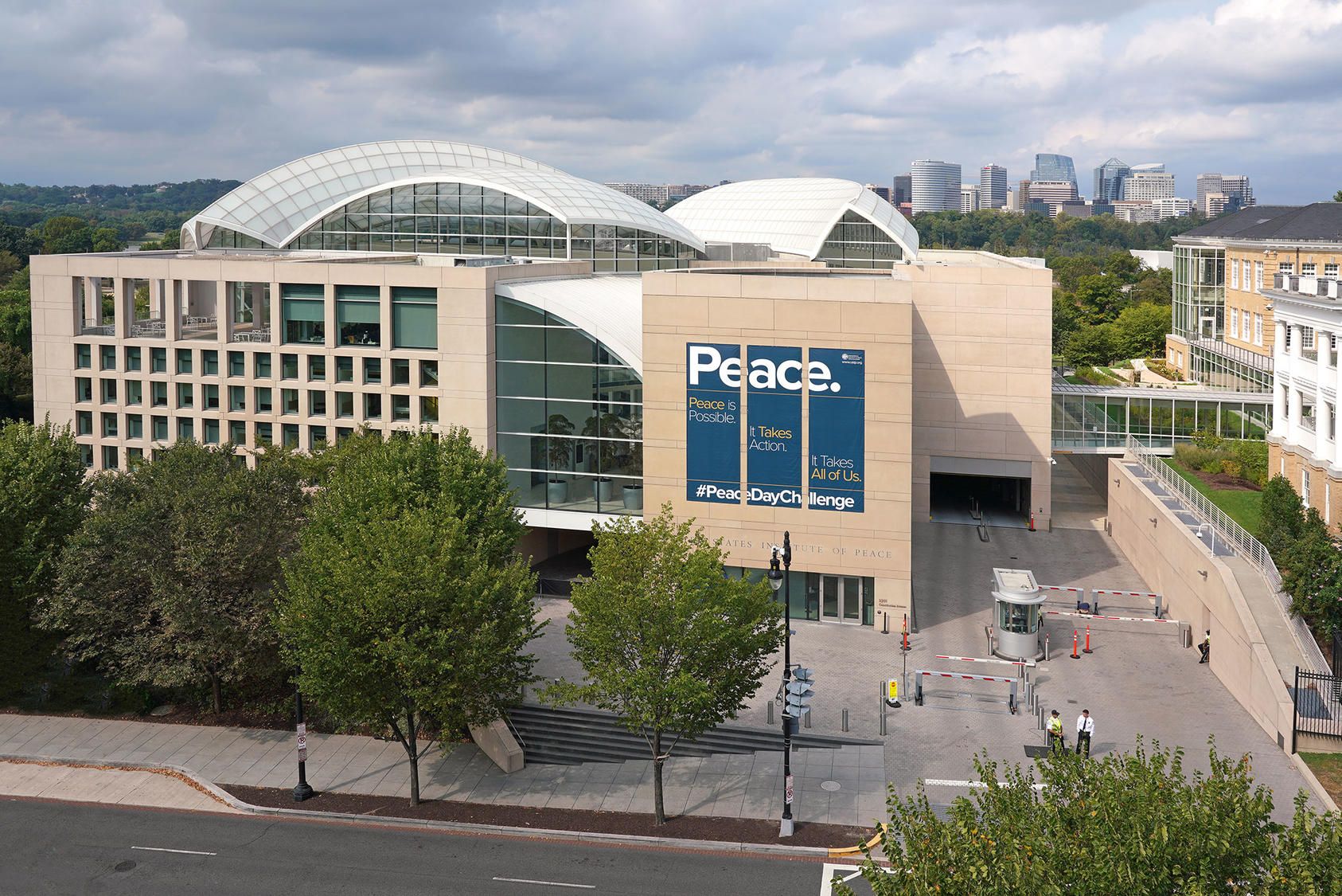 اداره ترامپ رئیس و اعضای هيئت مدیره انستیتوت صلح امریکا را برکنار کرد