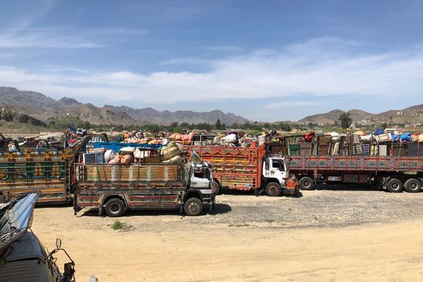 طالبان: له ایران او پاکستان څخه تېره ورځ نږدې درې زره کورنۍ افغانستان ته ستنې شوي