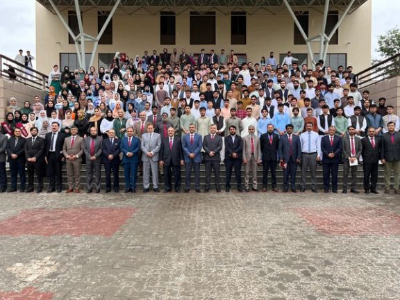 محمد صادق: د نجونو په ګډون سلګونه افغان زده کوونکي د پاکستان تعلیمي بنسټونو ته معرفي شول