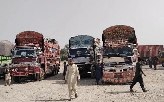 تړلې لار او سړه هوا؛ چمن کې سلګونه افغان کورنۍ له ماشومانو سره هېواد ته د اوښتو په تمه دي