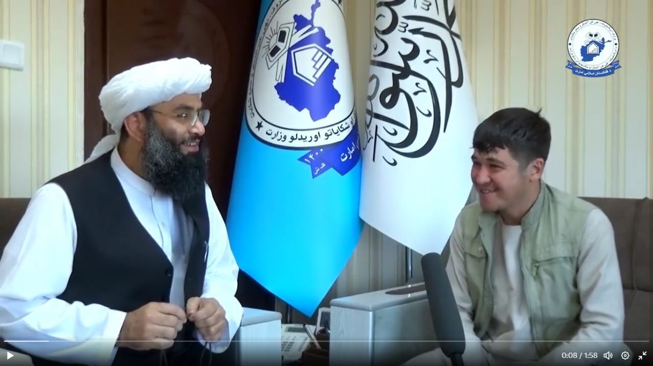 وزارت امر به معروف طالبان: محتسبی که راننده بس را سیلی زده بود، برکنار شد