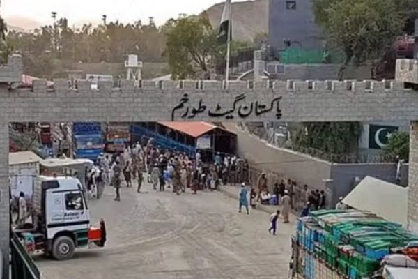 Torkham Border Reopens for Passengers, Sources Confirm