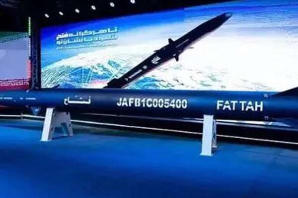 مجتبی زارعي د قطر امیر ته: د «فتاح» توغندي د دفاع لپاره وکاروئ