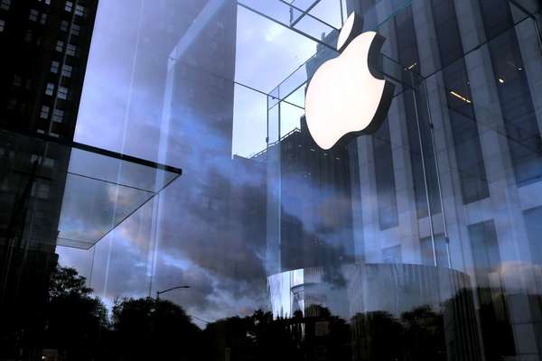 اپل زیر فشار ترامپ، سرمایهگذاری در امریکا را به ۶۰۰ میلیارد دالر افزایش داد