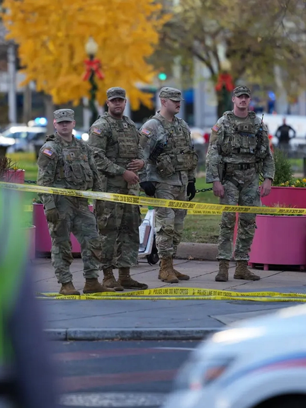 د سيایاې مشر: د ملي ګارډ پر عسکرو بریدګر، افغانستان کې له امریکایي ادارو سره دنده لرله