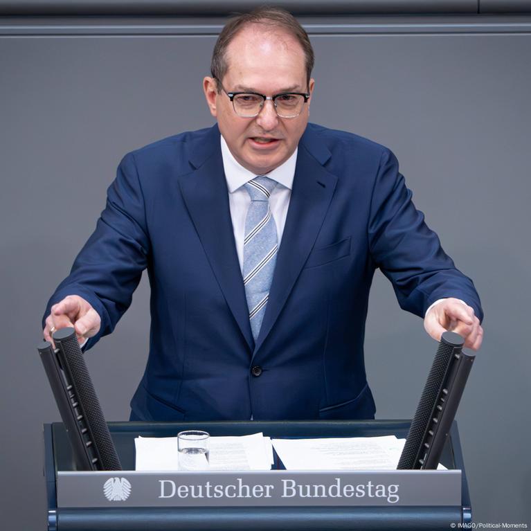 د جرمني د کورنیو چارو وزیر د افغان کډوالو د ژر لېږد سره مخالفت ښودلی 