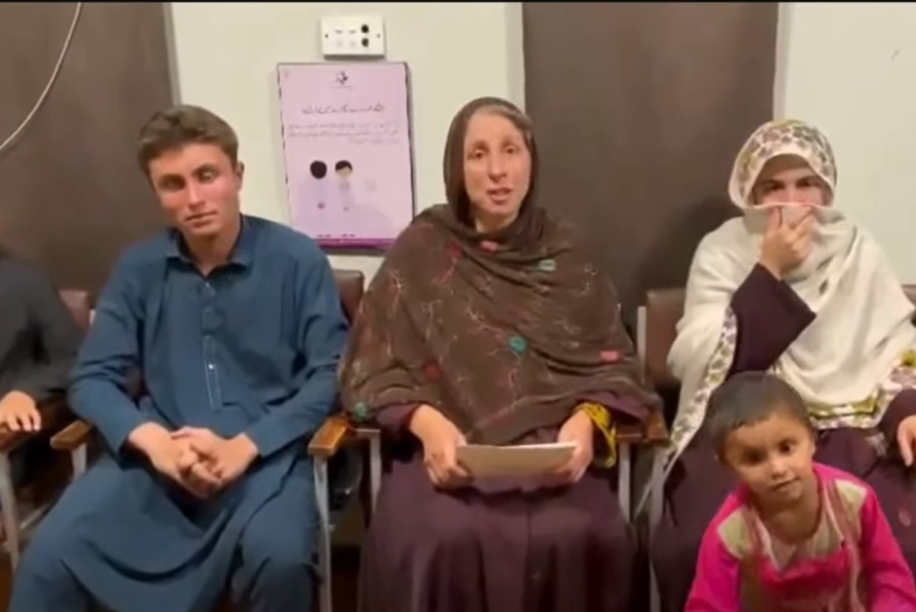 د پښتونخوا پولیسو یوه فرانسوۍ مېرمن او د هغې اولادونه له کورني بند څخه ژغورلي دي