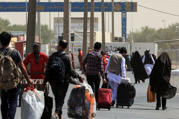 د اسلام کلا له لارې افغانستان ته یو میلیون او ۱۰۰ زره افغانان ستانه شوي