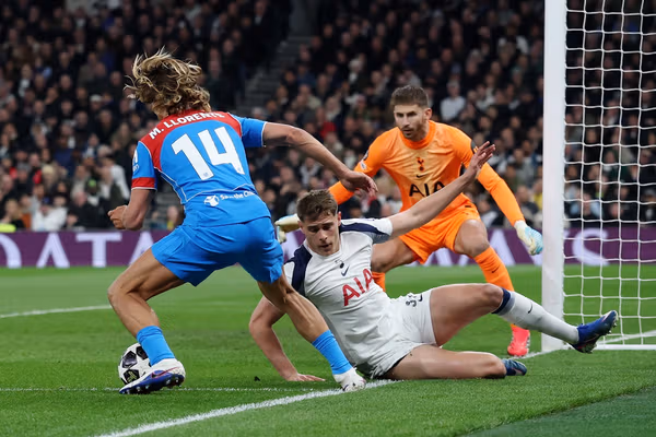 اتلتیکو مادرید با وجود شکست مقابل تاتنهام، به یکچهارم نهایی لیگ قهرمانان صعود کرد