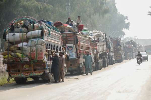 Pakistan Deports Over 5,000 Afghan Migrants In One Day