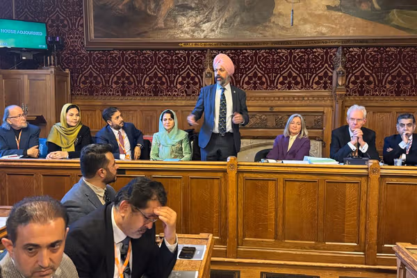 رئیس کمیسیون دفاعی مجلس نمایندگان بریتانیا خواستار حمایت از نظامیان سابق افغانستان شد