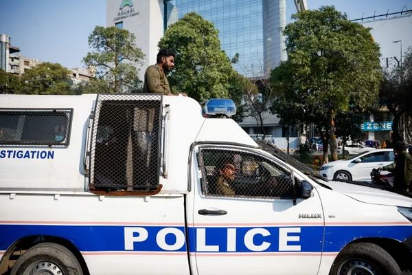 پولیس پاکستان «شمار زیادی» از مهاجران افغان در پشاور را بازداشت کرد