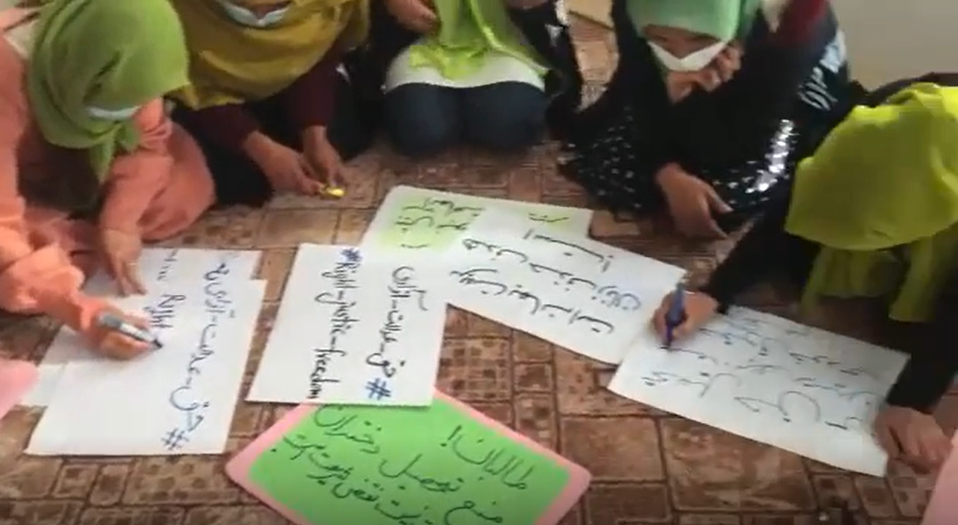 استقبال گروهی از زنان معترض از قصد ملل متحد برای رسمیت شناختن آپارتاید جنسیتی در افغانستان