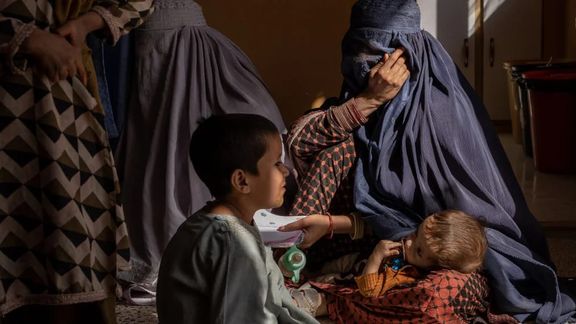 یونېسېف: په افغانستان کې نېږدې څلور میلیونه ماشومان او مېرمنې له خوارځواکۍ سره مخ دي