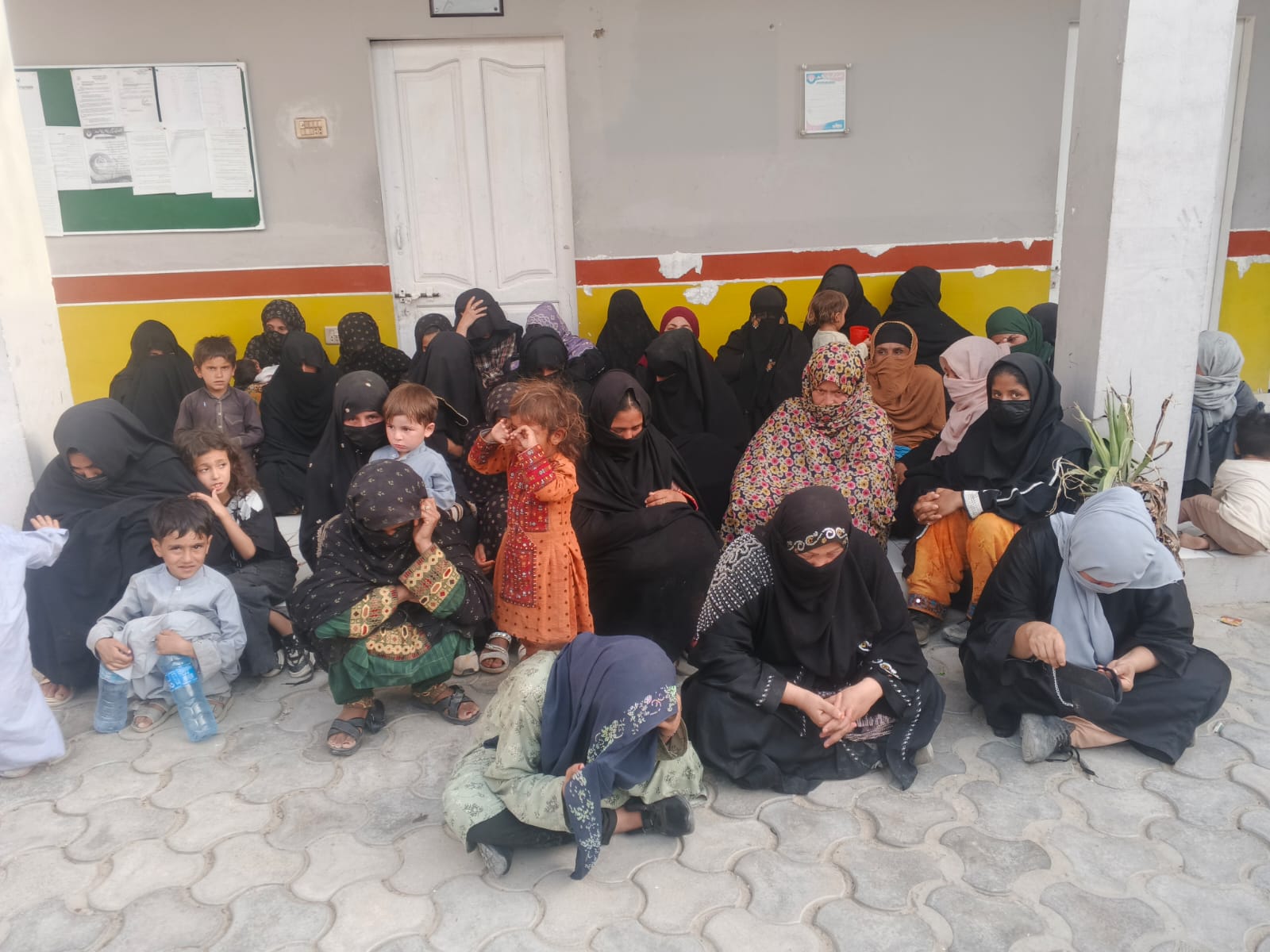 پاکستاني پولیسو په بلوچستان کې ۷۴ افغان کډوال نیولي دي