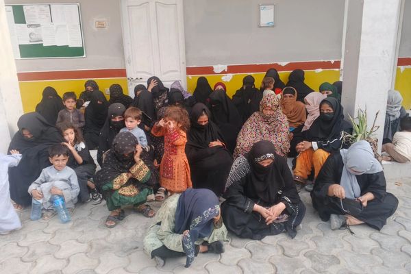 پاکستاني پولیسو په بلوچستان کې ۷۴ افغان کډوال نیولي دي