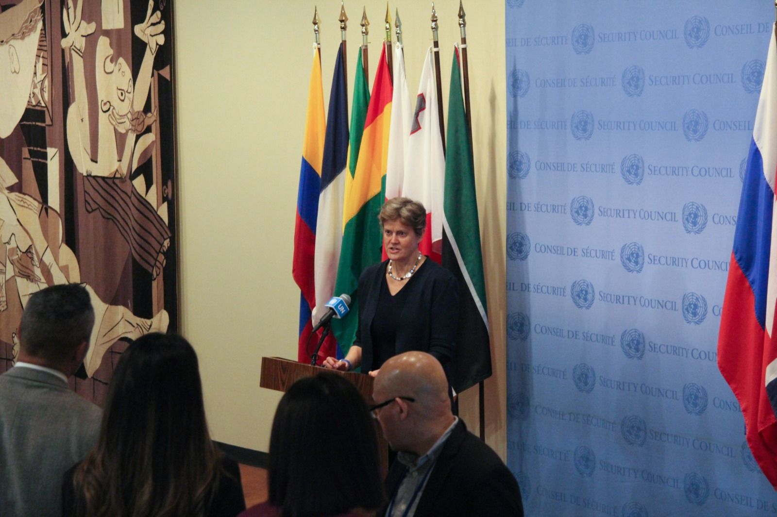 نماینده بریتانیا: مایل به صحبت با طالبان برسر شرایط ضروری به رسمیت شناختن حکومت شان هستیم