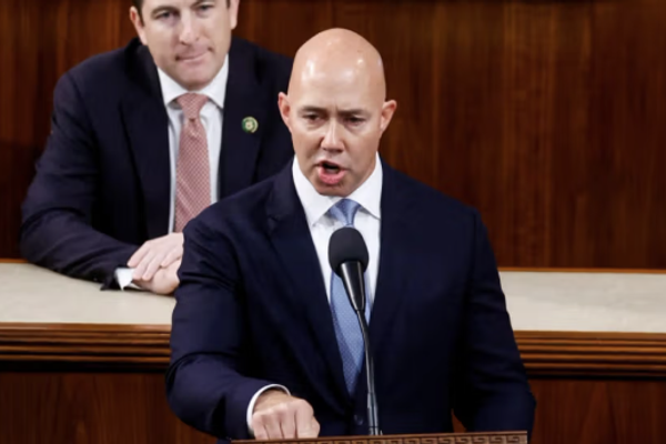 مسؤول بارز في الكونغرس الأمريكي: يجب محاسبة طالبان على قمع النساء