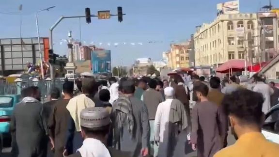 احتجاجات شعبية ضد طالبان في مزار شريف بسبب تدمير محال تجارية