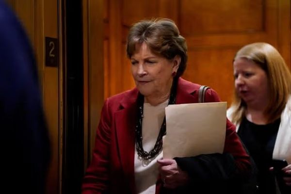 امریکايي سناتوران: د لکڼوال د جرمونو پړه پر ټولو افغانانو مه ور اچوئ