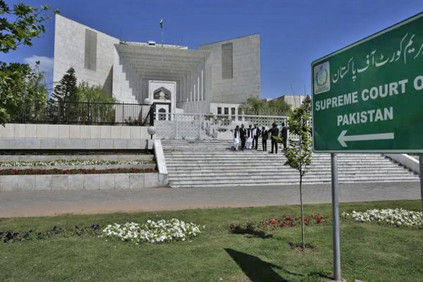 د پاکستان قاضي القضات ته د تحریک انصاف پرانېستی لیک؛ اساسي قانون د سقوط په حال کې دی