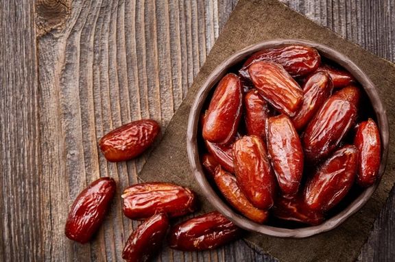 ژوند او روغتیا؛ د خرما خوړل انسان ته اړینه انرژي ورکوي او له ځينو وژونکو ناروغیو یې ژغوري