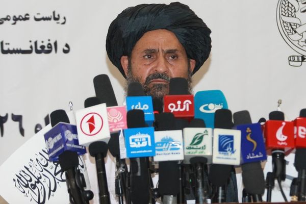 ملا برادر: افغانستان د برېښنا د تولید ګڼې سرچینې لري، خو تېر کې ترې چا استفاده نهده کړې
