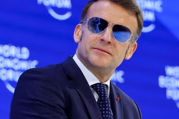 د امانوېل مکرون د لمریزو عینکو جوړونکي شرکت د ونډو بیه ۴مېلیون ډالرو ته لوړه شوه