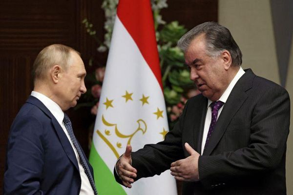 افغانستان د خبرو محور؛ پوتین تاجیکستان ته ځي