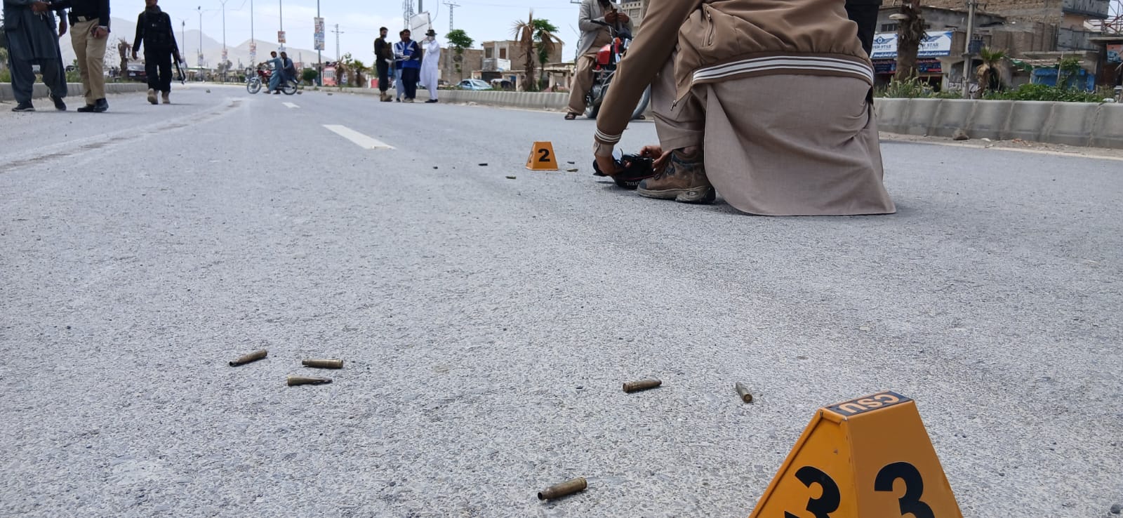 د بلوچستان په کویټې ښار کې د ناپېژاندو وسله‌والو په ډزو کې درې کسان وژل شوي